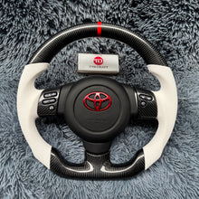 Lade das Bild in den Galerie-Viewer, TTD Craft Toyota 2006-2017 FJ Cruiser Carbonfaserlenkrad