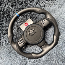 Lade das Bild in den Galerie-Viewer, TTD Craft Toyota 2006-2017 FJ Cruiser Carbonfaserlenkrad