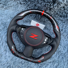 Lade das Bild in den Galerie-Viewer, TTD Craft Nissan 2009-2020 370Z Kohlefaserlenkrad