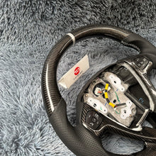 Carregar imagem no visualizador da galeria, Volante de fibra de carbono TTD Craft Ford EUA versão Fiesta
