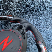 Lade das Bild in den Galerie-Viewer, TTD Craft Nissan 2010-2019 Juke Carbonfaserlenkrad