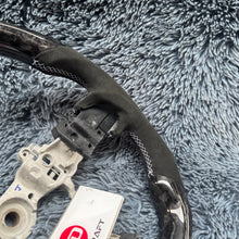 Lade das Bild in den Galerie-Viewer, TTD Craft Subaru 2015-2021 WRX/STI Carbonfaserlenkrad