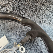 Cargar imagen en el visor de la galería, Volante de fibra de carbono TTD Craft Corvette C5 1997-2005