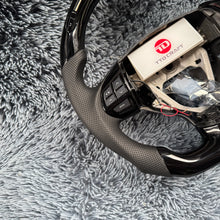 Cargar imagen en el visor de la galería, Volante de fibra de carbono TTD Craft para Mitsubishi Outlander 2007-2013 / Lancer 2008-2017