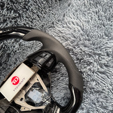 Cargar imagen en el visor de la galería, Volante de fibra de carbono TTD Craft para Mitsubishi Outlander 2007-2013 / Lancer 2008-2017