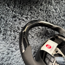 Cargar imagen en el visor de la galería, Volante de fibra de carbono TTD Craft para Mitsubishi Outlander 2007-2013 / Lancer 2008-2017