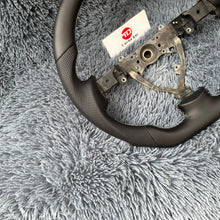 Lade das Bild in den Galerie-Viewer, TTD Craft 2006-2017 FJ Cruiser Kohlefaserlenkrad