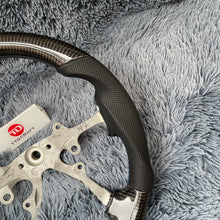 Cargar imagen en el visor de la galería, Volante de fibra de carbono TTD Craft para Jeep Cherokee/Grand Cherokee 2005-2010