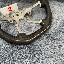 Cargar imagen en el visor de la galería, Volante de fibra de carbono TTD Craft para Jeep Cherokee/Grand Cherokee 2005-2010
