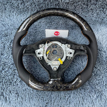 Cargar imagen en el visor de la galería, Volante de fibra de carbono TTD Craft VW 1999-2005 MK4 Jetta R32 VR6 / 1999-2002 Cabrio