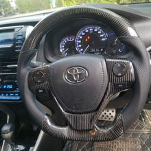 Cargar imagen en el visor de la galería, Volante de fibra de carbono TTD Craft para Toyota Corolla 2014-2018 / RAV4 2013-2018