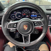 Carregar imagem no visualizador da galeria, Volante de fibra de carbono TTD Craft Porsche 2015 918