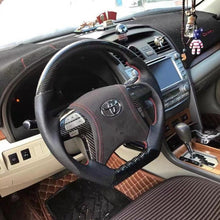 Cargar imagen en el visor de la galería, Volante de fibra de carbono TTD Craft para Toyota Camry 2006-2012 / Vigo 2012-2014