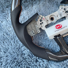 Cargar imagen en el visor de la galería, Volante de fibra de carbono TTD Craft para Subaru XV Crosstrek Outback 2016-2017 / Forester 2017-2018