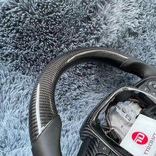 Carregar imagem no visualizador da galeria, Volante de fibra de carbono TTD Craft 8ª geração Camry 2018 - 2024 SE XSE TRD V6 V4 Avalon Venza