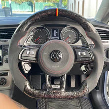 Carregar imagem no visualizador da galeria, Volante de fibra de carbono TTD Craft Mk7 GTI /R Jetta 2019-2020