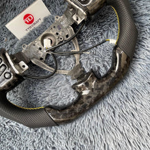 Cargar imagen en el visor de la galería, Volante de fibra de carbono TTD Craft para Toyota FJ Cruiser 2006-2017