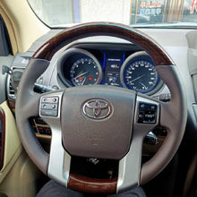 Lade das Bild in den Galerie-Viewer, TTD Craft Toyota 2010-2017 Prado Wood Grain Steering Wheel