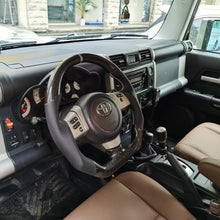 Cargar imagen en el visor de la galería, Volante de fibra de carbono TTD Craft para Toyota FJ Cruiser 2006-2017