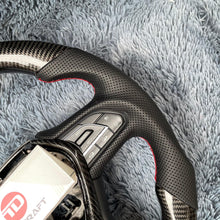Cargar imagen en el visor de la galería, Volante de fibra de carbono TTD Craft para Infiniti Q60 2017-2024
