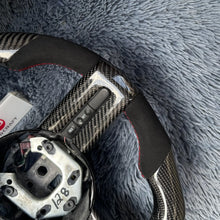 Lade das Bild in den Galerie-Viewer, TTD Craft Ford 2005-2009 Mustang Carbon Fiber Steering Wheel