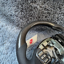 Cargar imagen en el visor de la galería, Volante de fibra de carbono TTD Craft Infiniti G35 2003-2006