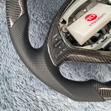 Cargar imagen en el visor de la galería, Volante de fibra de carbono TTD Craft Infiniti G35 2007-2013