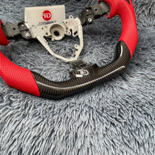 Cargar imagen en el visor de la galería, Volante de fibra de carbono TTD Craft para Toyota RAV4 2004-2005