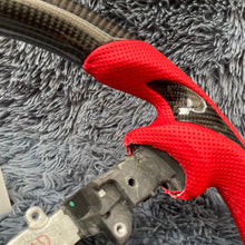 Cargar imagen en el visor de la galería, Volante de fibra de carbono TTD Craft para Toyota RAV4 2004-2005