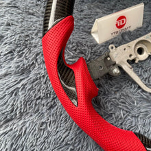 Cargar imagen en el visor de la galería, Volante de fibra de carbono TTD Craft para Toyota RAV4 2004-2005