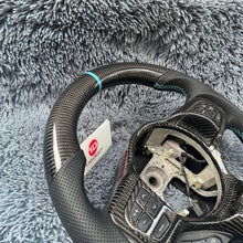 Cargar imagen en el visor de la galería, Volante de fibra de carbono TTD Craft Mitsubishi Evolution 2008-2015 EVO X