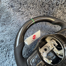 Cargar imagen en el visor de la galería, Volante de fibra de carbono TTD Craft Mitsubishi Evolution 2008-2015 EVO X