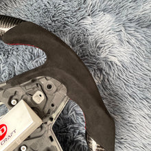 Cargar imagen en el visor de la galería, Volante de fibra de carbono TTD Craft para Toyota Supra MK5 A90 A91 (2020-2025)
