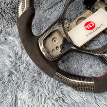 Cargar imagen en el visor de la galería, Volante de fibra de carbono TTD Craft Mitsubishi Evolution 2008-2015 EVO X