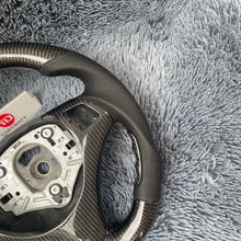 Cargar imagen en el visor de la galería, TTD Craft SERIE 1 E82 E88 / SERIE 3 E90 E91 E92 E93 / X1 E84 Volante de fibra de carbono