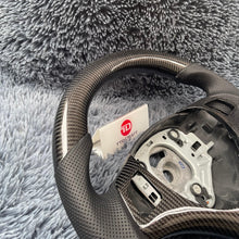 Cargar imagen en el visor de la galería, TTD Craft SERIE 1 E82 E88 / SERIE 3 E90 E91 E92 E93 / X1 E84 Volante de fibra de carbono