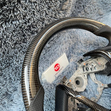 Cargar imagen en el visor de la galería, Volante de fibra de carbono TTD Craft para Nissan Maxima 2019-2025