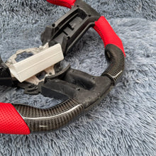 Cargar imagen en el visor de la galería, Volante de fibra de carbono TTD Craft Ford Mustang GT Shelby GT500 2010-2014