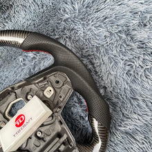 Cargar imagen en el visor de la galería, Volante de fibra de carbono TTD Craft para Toyota Supra MK5 A90 A91 (2020-2025)