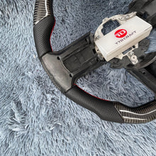 Cargar imagen en el visor de la galería, Volante de fibra de carbono TTD Craft Ford Mustang GT Shelby GT500 2010-2014