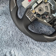 Cargar imagen en el visor de la galería, Volante de fibra de carbono TTD Craft Armada 2004-2012