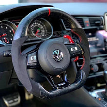 Carregar imagem no visualizador da galeria, Volante de fibra de carbono TTD Craft Mk7 GTI /R Jetta 2019-2020