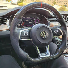 Carregar imagem no visualizador da galeria, Volante de fibra de carbono TTD Craft Mk7 GTI /R Jetta 2019-2020
