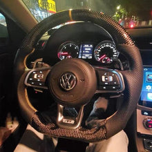Carregar imagem no visualizador da galeria, Volante de fibra de carbono TTD Craft Mk7 GTI /R Jetta 2019-2020
