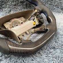Lade das Bild in den Galerie-Viewer, TTD Craft Honda 1997-2001 CRV EX LX SE Carbon Fiber Steering Wheel