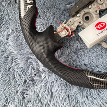 Cargar imagen en el visor de la galería, Volante de fibra de carbono TTD Craft Nissan 2009-2020 370Z