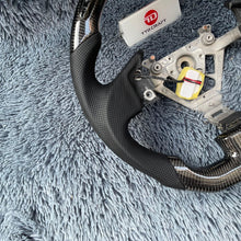 Cargar imagen en el visor de la galería, Volante de fibra de carbono TTD Craft Nissan Armada 2004-2012