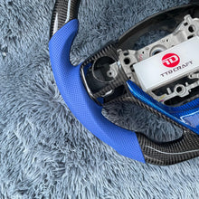 Cargar imagen en el visor de la galería, Volante de fibra de carbono TTD Craft para Toyota Corolla 2014-2018 / RAV4 2013-2018