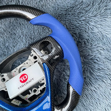 Cargar imagen en el visor de la galería, Volante de fibra de carbono TTD Craft para Toyota Corolla 2014-2018 / RAV4 2013-2018