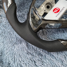 Cargar imagen en el visor de la galería, Volante de fibra de carbono TTD Craft Infiniti EX35 2008-2010